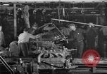 Immagine di Automobile linea di assemblaggio United States USA, 1929, secondo 27 filmato di repertorio 65675068386
