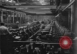 Immagine di Automobile linea di assemblaggio United States USA, 1929, secondo 34 filmato di repertorio 65675068386
