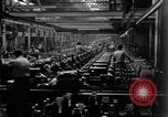 Immagine di Automobile linea di assemblaggio United States USA, 1929, secondo 37 filmato di repertorio 65675068386
