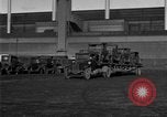 Standbild Verschrottung alter Automobile United States USA, 1930, aus Sekunde 17 historischem Filmmaterial Videoclip 65675068387