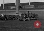 Standbild Verschrottung alter Automobile United States USA, 1930, aus Sekunde 18 historischem Filmmaterial Videoclip 65675068387