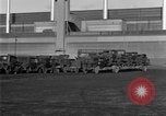 Standbild Verschrottung alter Automobile United States USA, 1930, aus Sekunde 21 historischem Filmmaterial Videoclip 65675068387