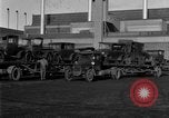 Standbild Verschrottung alter Automobile United States USA, 1930, aus Sekunde 30 historischem Filmmaterial Videoclip 65675068387