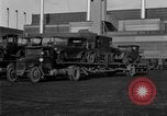 Standbild Verschrottung alter Automobile United States USA, 1930, aus Sekunde 32 historischem Filmmaterial Videoclip 65675068387