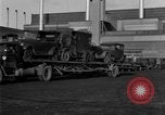Standbild Verschrottung alter Automobile United States USA, 1930, aus Sekunde 33 historischem Filmmaterial Videoclip 65675068387