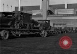 Standbild Verschrottung alter Automobile United States USA, 1930, aus Sekunde 34 historischem Filmmaterial Videoclip 65675068387