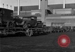 Standbild Verschrottung alter Automobile United States USA, 1930, aus Sekunde 35 historischem Filmmaterial Videoclip 65675068387