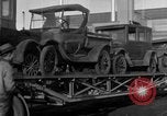 Standbild Verschrottung alter Automobile United States USA, 1930, aus Sekunde 36 historischem Filmmaterial Videoclip 65675068387