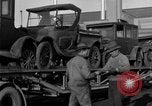 Standbild Verschrottung alter Automobile United States USA, 1930, aus Sekunde 38 historischem Filmmaterial Videoclip 65675068387