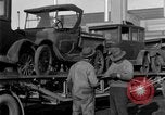 Standbild Verschrottung alter Automobile United States USA, 1930, aus Sekunde 41 historischem Filmmaterial Videoclip 65675068387