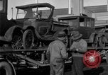 Standbild Verschrottung alter Automobile United States USA, 1930, aus Sekunde 44 historischem Filmmaterial Videoclip 65675068387