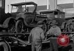 Standbild Verschrottung alter Automobile United States USA, 1930, aus Sekunde 49 historischem Filmmaterial Videoclip 65675068387