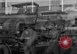 Standbild Verschrottung alter Automobile United States USA, 1930, aus Sekunde 50 historischem Filmmaterial Videoclip 65675068387