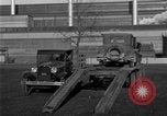 Standbild Verschrottung alter Automobile United States USA, 1930, aus Sekunde 52 historischem Filmmaterial Videoclip 65675068387