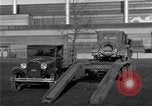 Standbild Verschrottung alter Automobile United States USA, 1930, aus Sekunde 55 historischem Filmmaterial Videoclip 65675068387