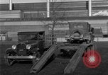 Standbild Verschrottung alter Automobile United States USA, 1930, aus Sekunde 57 historischem Filmmaterial Videoclip 65675068387
