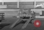 Standbild Verschrottung alter Automobile United States USA, 1930, aus Sekunde 62 historischem Filmmaterial Videoclip 65675068387