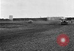 Immagine di La prova di guida le automobili Ford United States USA, 1932, secondo 4 filmato di repertorio 65675068390