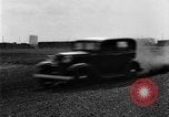 Immagine di La prova di guida le automobili Ford United States USA, 1932, secondo 6 filmato di repertorio 65675068390