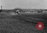 Immagine di La prova di guida le automobili Ford United States USA, 1932, secondo 11 filmato di repertorio 65675068390
