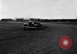 Immagine di La prova di guida le automobili Ford United States USA, 1932, secondo 16 filmato di repertorio 65675068390