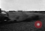 Immagine di La prova di guida le automobili Ford United States USA, 1932, secondo 17 filmato di repertorio 65675068390