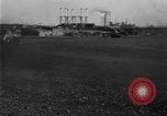 Immagine di La prova di guida le automobili Ford United States USA, 1932, secondo 20 filmato di repertorio 65675068390