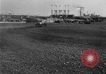 Immagine di La prova di guida le automobili Ford United States USA, 1932, secondo 22 filmato di repertorio 65675068390