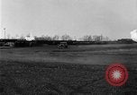 Immagine di La prova di guida le automobili Ford United States USA, 1932, secondo 24 filmato di repertorio 65675068390