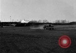 Immagine di La prova di guida le automobili Ford United States USA, 1932, secondo 27 filmato di repertorio 65675068390
