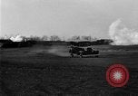 Immagine di La prova di guida le automobili Ford United States USA, 1932, secondo 28 filmato di repertorio 65675068390