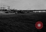 Immagine di La prova di guida le automobili Ford United States USA, 1932, secondo 36 filmato di repertorio 65675068390