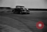Immagine di La prova di guida le automobili Ford United States USA, 1932, secondo 39 filmato di repertorio 65675068390