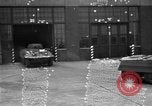 Standbild militärischen gepanzerte Fahrzeuge United States USA, 1944, aus Sekunde 7 historischem Filmmaterial Videoclip 65675068391