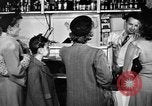 Standbild Fleisch shop United States USA, 1946, aus Sekunde 6 historischem Filmmaterial Videoclip 65675068408