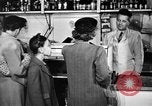 Standbild Fleisch shop United States USA, 1946, aus Sekunde 15 historischem Filmmaterial Videoclip 65675068408