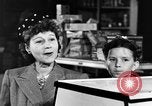 Standbild Fleisch shop United States USA, 1946, aus Sekunde 21 historischem Filmmaterial Videoclip 65675068408