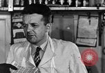 Standbild Fleisch shop United States USA, 1946, aus Sekunde 26 historischem Filmmaterial Videoclip 65675068408