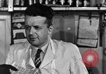 Standbild Fleisch shop United States USA, 1946, aus Sekunde 27 historischem Filmmaterial Videoclip 65675068408