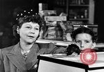 Standbild Fleisch shop United States USA, 1946, aus Sekunde 29 historischem Filmmaterial Videoclip 65675068408