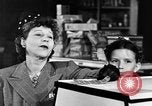 Standbild Fleisch shop United States USA, 1946, aus Sekunde 30 historischem Filmmaterial Videoclip 65675068408