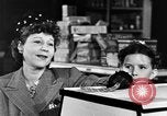 Standbild Fleisch shop United States USA, 1946, aus Sekunde 31 historischem Filmmaterial Videoclip 65675068408