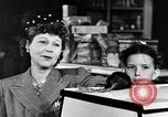 Standbild Fleisch shop United States USA, 1946, aus Sekunde 33 historischem Filmmaterial Videoclip 65675068408