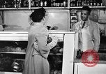 Standbild Fleisch shop United States USA, 1946, aus Sekunde 48 historischem Filmmaterial Videoclip 65675068408