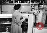 Standbild Fleisch shop United States USA, 1946, aus Sekunde 52 historischem Filmmaterial Videoclip 65675068408