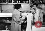 Standbild Fleisch shop United States USA, 1946, aus Sekunde 58 historischem Filmmaterial Videoclip 65675068408