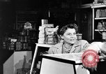 Standbild Fleisch shop United States USA, 1946, aus Sekunde 59 historischem Filmmaterial Videoclip 65675068408