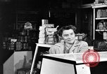 Standbild Fleisch shop United States USA, 1946, aus Sekunde 60 historischem Filmmaterial Videoclip 65675068408