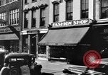 Standbild Blick auf Main Street in Madison Wisconsin Madison Wisconsin USA, 1946, aus Sekunde 26 historischem Filmmaterial Videoclip 65675068409