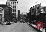Immagine di 1940s automobili su Market Street Bridge Youngstown Ohio USA, 1946, secondo 42 filmato di repertorio 65675068413